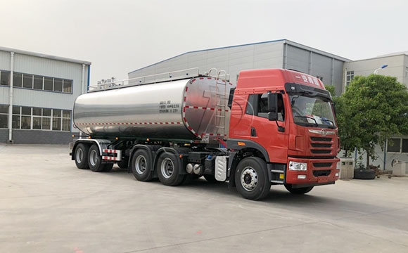 25噸大型奶罐車