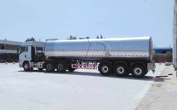 38噸半掛奶罐車